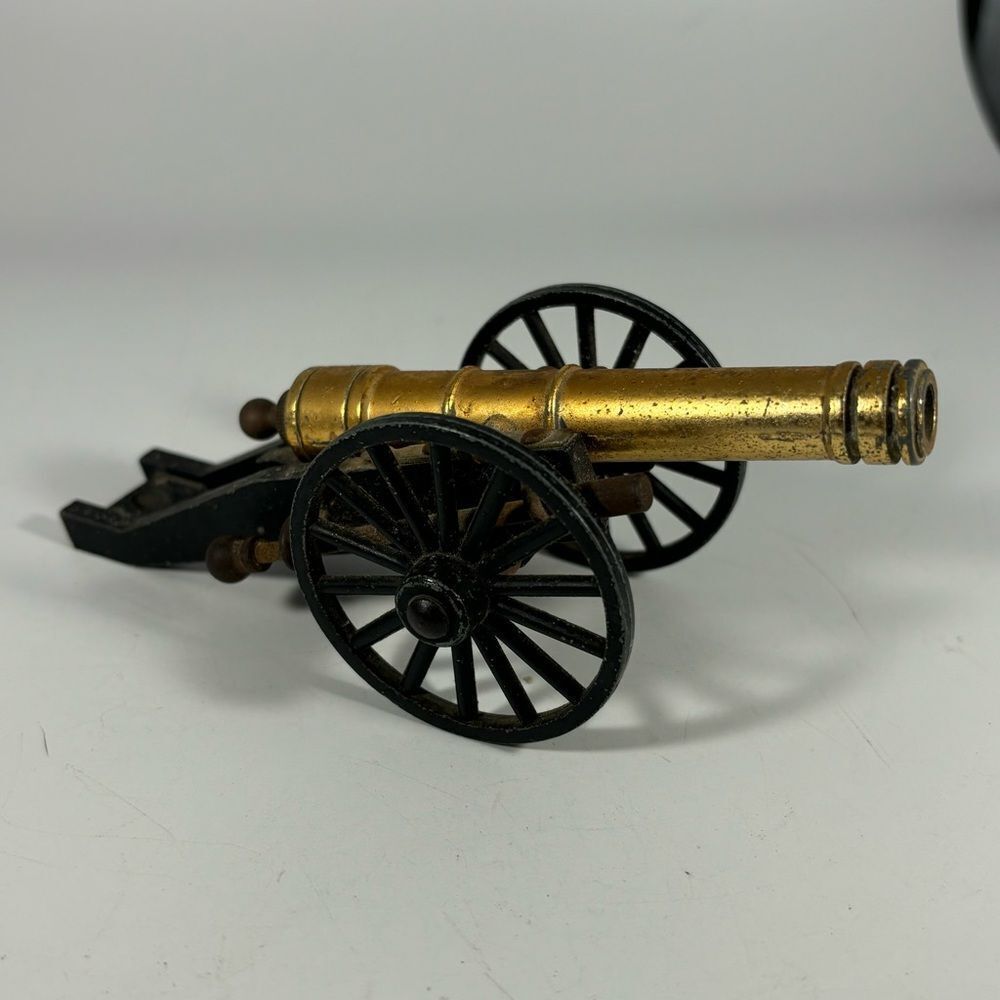Vintage GP382 Toy Cast Iron Brass Cap Cannon Made in Italy‎